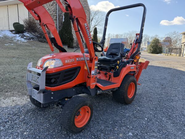 2010 Kubota BX25 Tractor Loader Backhoe - Image 11