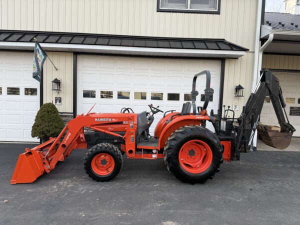2003 Kubota Grand L3130 Tractor Loader Backhoe - Image 2