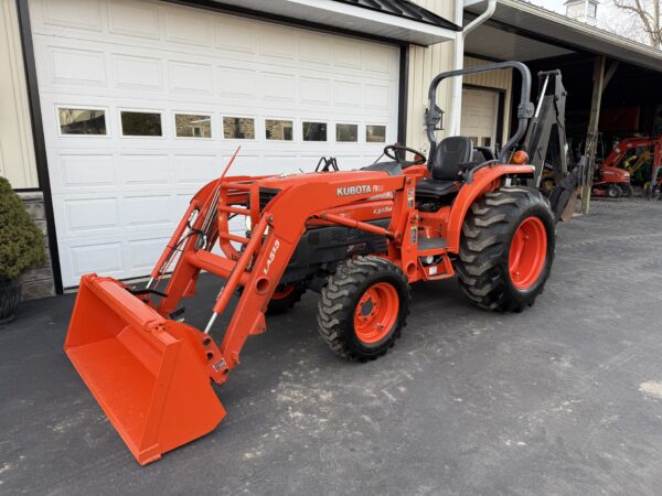 2003 Kubota Grand L3130 Tractor Loader Backhoe - Image 3