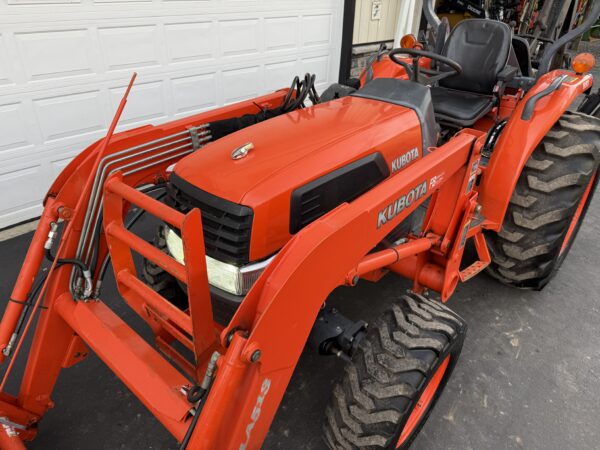 2003 Kubota Grand L3130 Tractor Loader Backhoe - Image 8