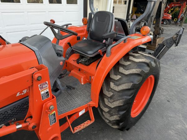 2003 Kubota Grand L3130 Tractor Loader Backhoe - Image 10