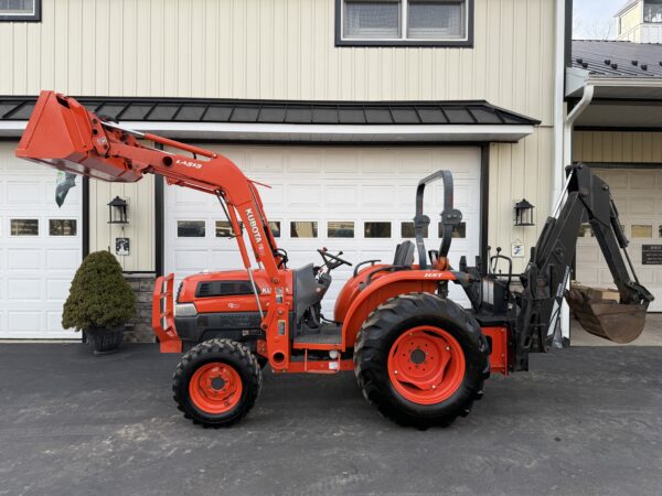 2003 Kubota Grand L3130 Tractor Loader Backhoe - Image 14