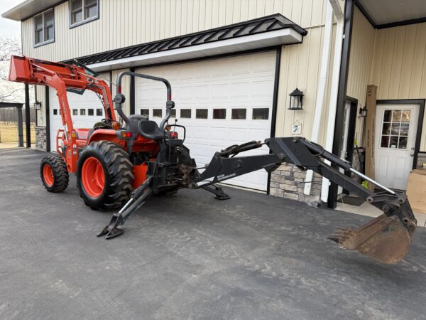 2003 Kubota Grand L3130 Tractor Loader Backhoe - Image 19
