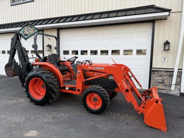 2003 Kubota Grand L3130 Tractor Loader Backhoe - Image 23