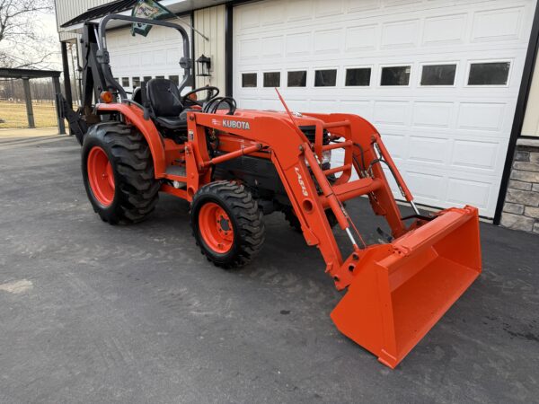 2003 Kubota Grand L3130 Tractor Loader Backhoe - Image 24
