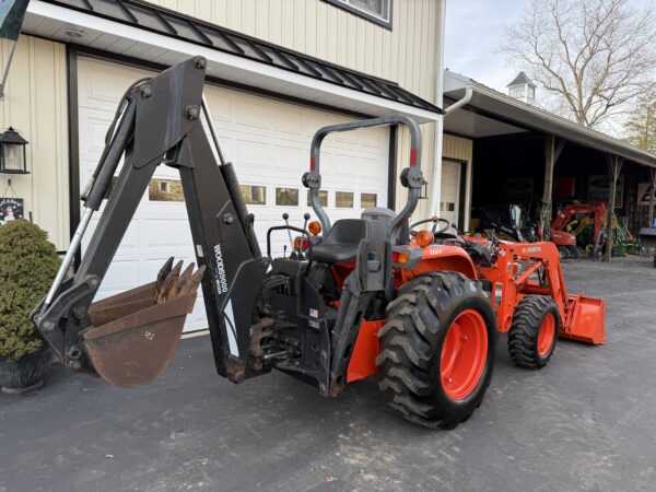 2003 Kubota Grand L3130 Tractor Loader Backhoe - Image 27