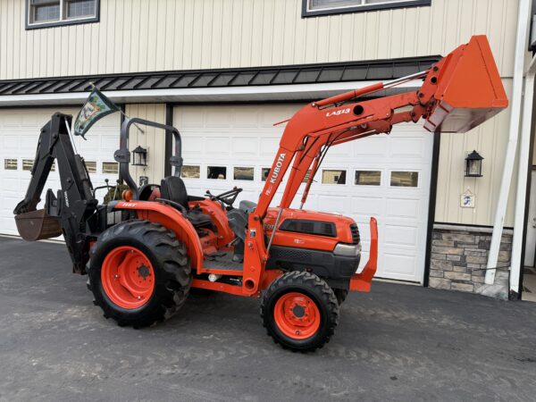 2003 Kubota Grand L3130 Tractor Loader Backhoe - Image 28