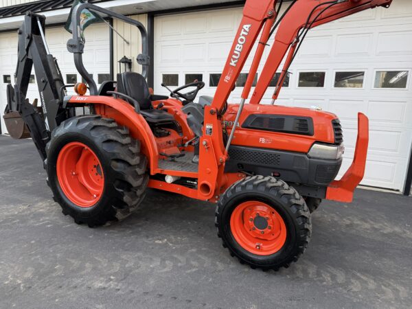 2003 Kubota Grand L3130 Tractor Loader Backhoe - Image 29