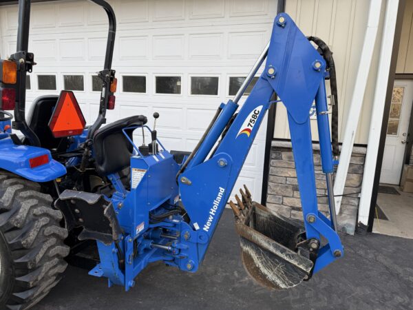 2005 New Holland TC33DA Tractor Loader Backhoe - Image 12