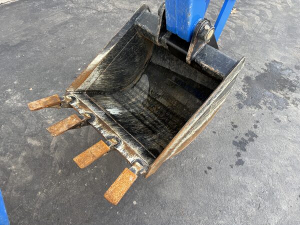 2005 New Holland TC33DA Tractor Loader Backhoe - Image 13