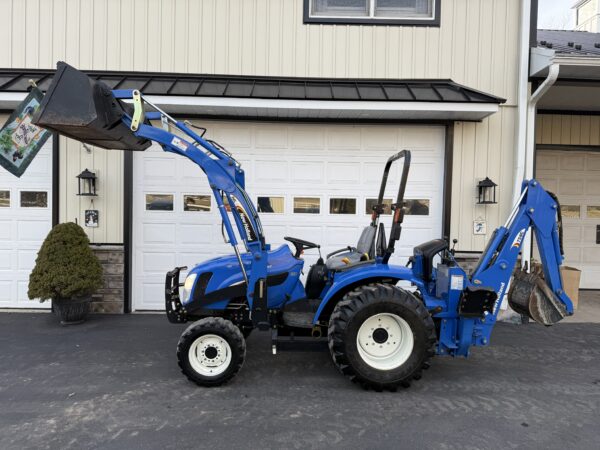 2005 New Holland TC33DA Tractor Loader Backhoe - Image 14