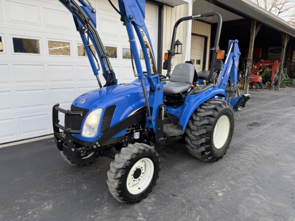 2005 New Holland TC33DA Tractor Loader Backhoe - Image 16