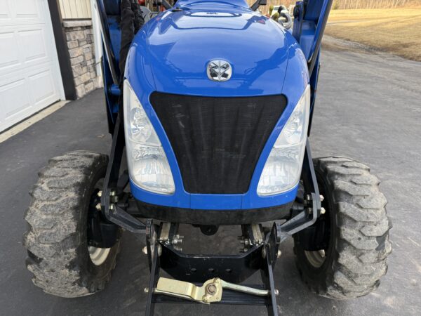 2005 New Holland TC33DA Tractor Loader Backhoe - Image 18