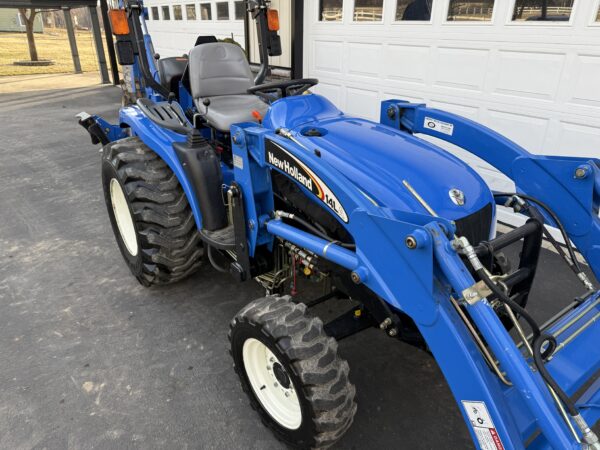 2005 New Holland TC33DA Tractor Loader Backhoe - Image 28