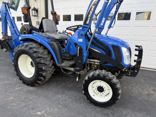 2005 New Holland TC33DA Tractor Loader Backhoe - Image 31