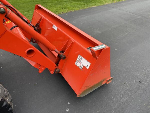 2010 Kubota B3300 Tractor Loader Backhoe - Image 11