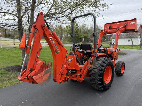 2010 Kubota B3300 Tractor Loader Backhoe - Image 15