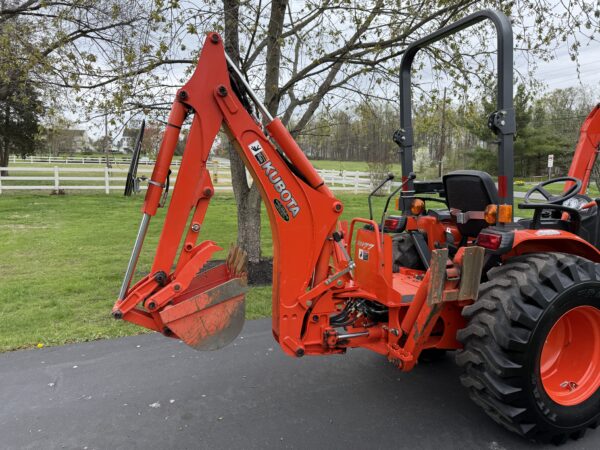 2010 Kubota B3300 Tractor Loader Backhoe - Image 16