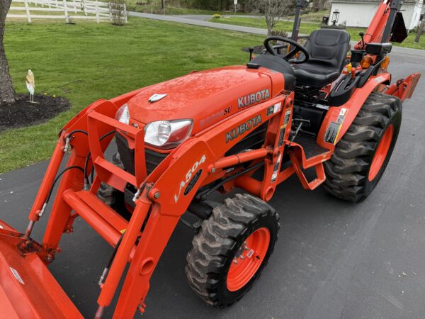 2010 Kubota B3300 Tractor Loader Backhoe - Image 26