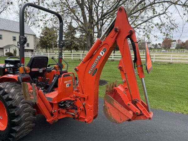 2010 Kubota B3300 Tractor Loader Backhoe - Image 29