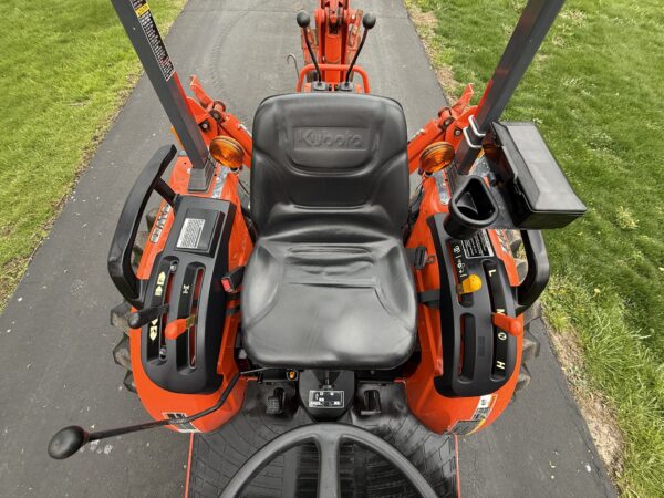 2010 Kubota B3300 Tractor Loader Backhoe - Image 32