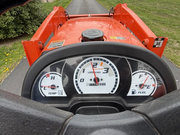 2010 Kubota B3300 Tractor Loader Backhoe - Image 34