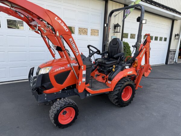 2019 Kubota BX23S Tractor Loader Backhoe - Image 16