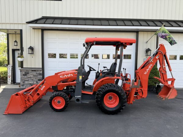 2020 Kubota B26 Tractor Loader Backhoe - Image 2