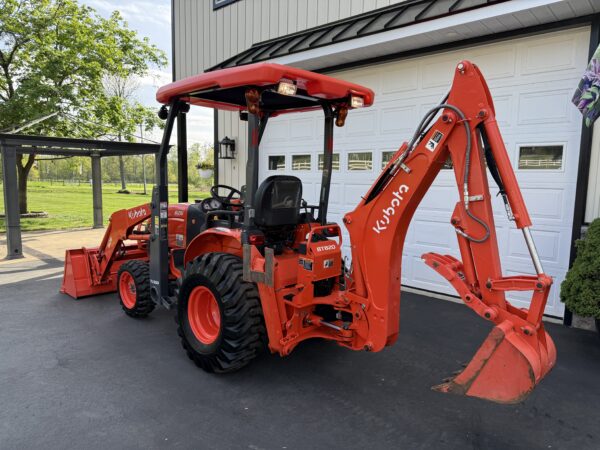 2020 Kubota B26 Tractor Loader Backhoe - Image 10