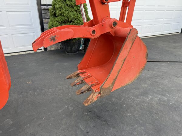 2020 Kubota B26 Tractor Loader Backhoe - Image 13