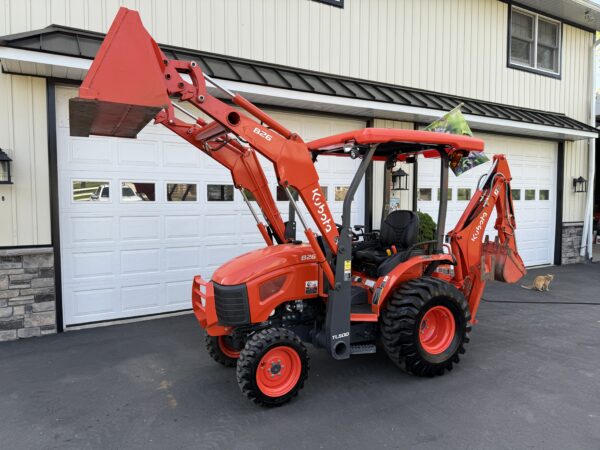 2020 Kubota B26 Tractor Loader Backhoe - Image 18