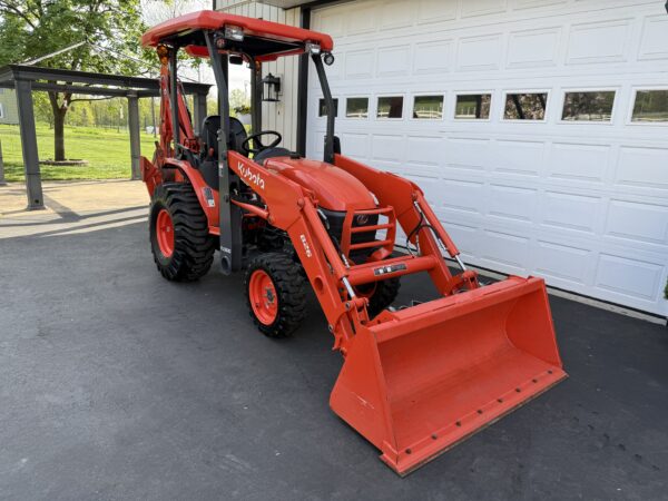 2020 Kubota B26 Tractor Loader Backhoe - Image 27
