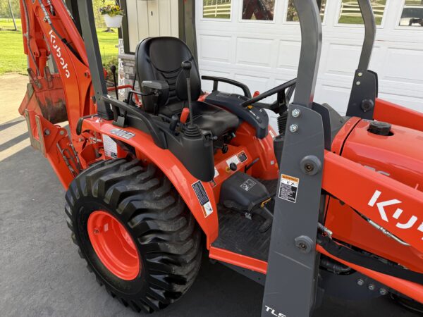 2020 Kubota B26 Tractor Loader Backhoe - Image 29