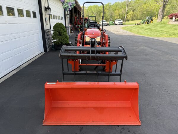 2021 Kubota LX2610 Tractor Loader Grapple - Image 5