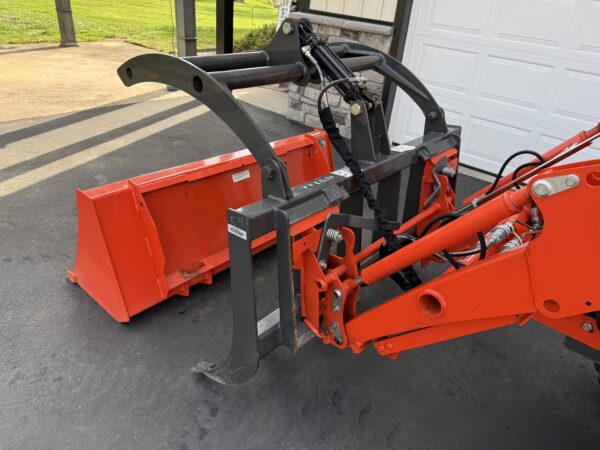 2021 Kubota LX2610 Tractor Loader Grapple - Image 9