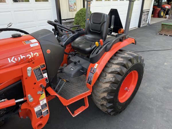 2021 Kubota LX2610 Tractor Loader Grapple - Image 10