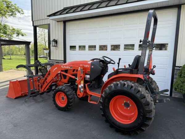 2021 Kubota LX2610 Tractor Loader Grapple - Image 11