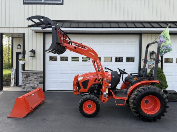 2021 Kubota LX2610 Tractor Loader Grapple - Image 13
