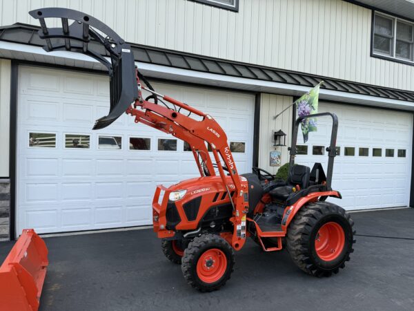 2021 Kubota LX2610 Tractor Loader Grapple - Image 14