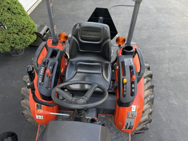 2021 Kubota LX2610 Tractor Loader Grapple - Image 21