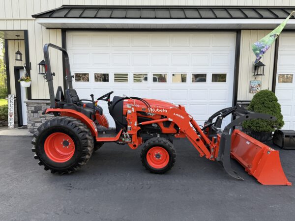 2021 Kubota LX2610 Tractor Loader Grapple