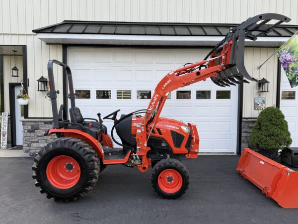 2021 Kubota LX2610 Tractor Loader Grapple - Image 29