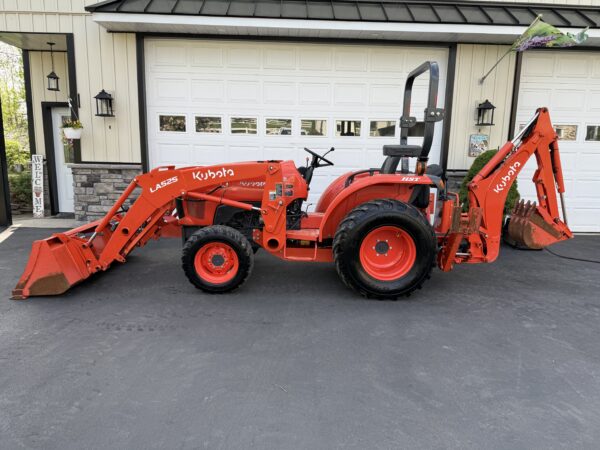 2023 Kubota L2501 Tractor Loader Backhoe - Image 3