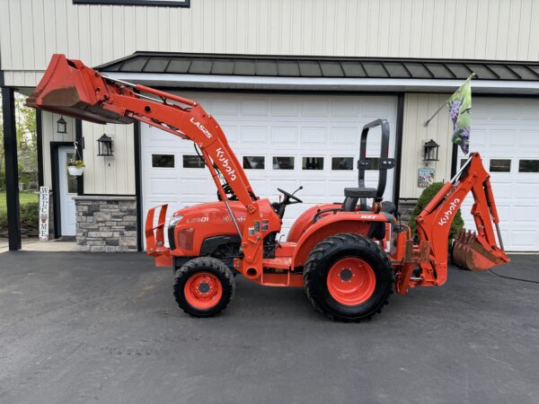 2023 Kubota L2501 Tractor Loader Backhoe - Image 18