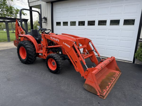 2023 Kubota L2501 Tractor Loader Backhoe - Image 29