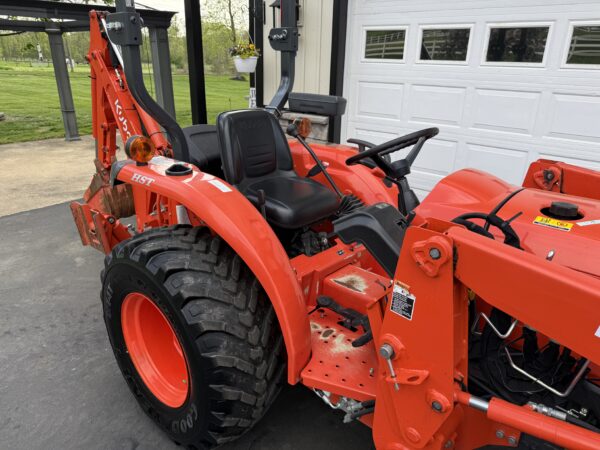 2023 Kubota L2501 Tractor Loader Backhoe - Image 30