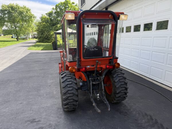 1999 Kubota B2400 Tractor Loader Cab - Image 12