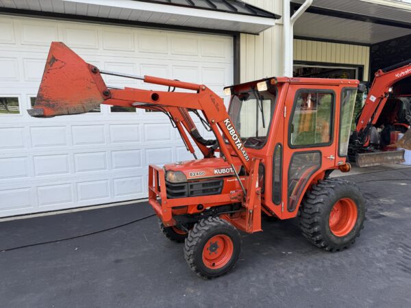 1999 Kubota B2400 Tractor Loader Cab - Image 15