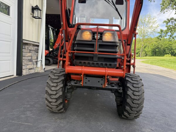 1999 Kubota B2400 Tractor Loader Cab - Image 17