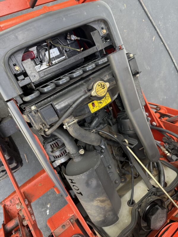 1999 Kubota B2400 Tractor Loader Cab - Image 18
